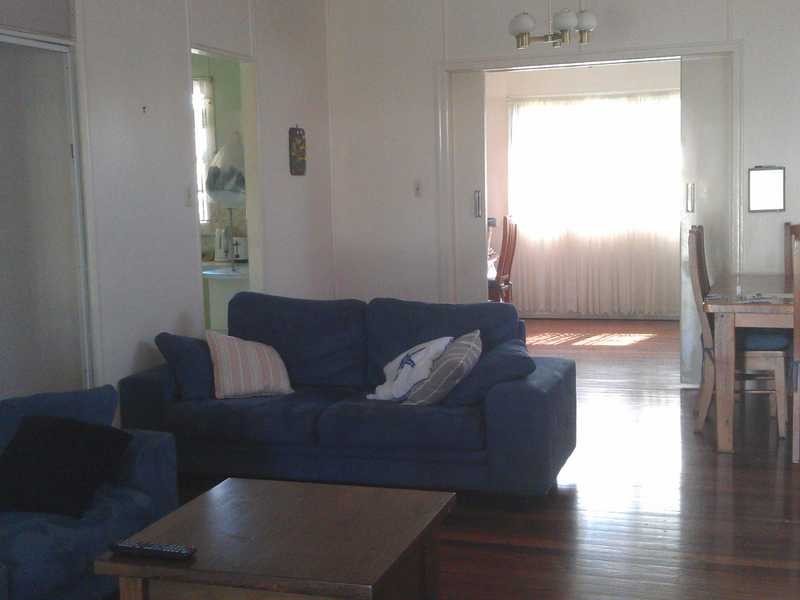 4 Robertson Road, Eastern Heights QLD 4305