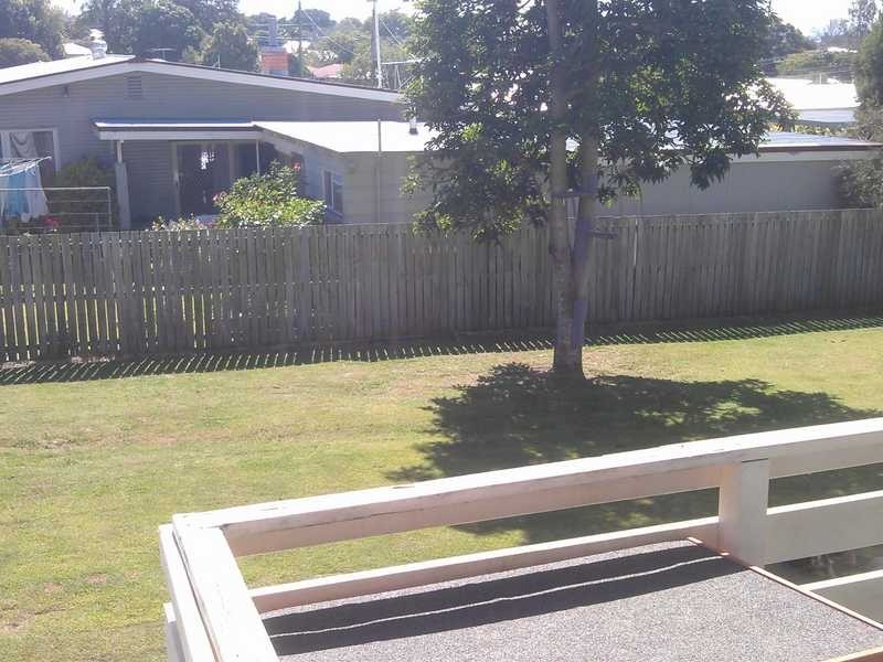 4 Robertson Road, Eastern Heights QLD 4305