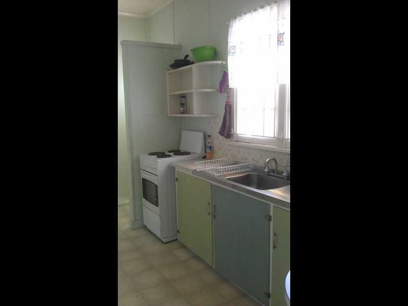 4 Robertson Road, Eastern Heights QLD 4305