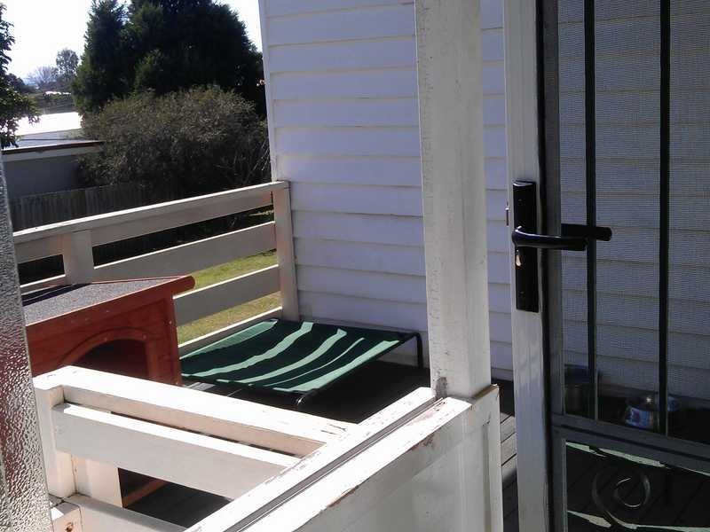 4 Robertson Road, Eastern Heights QLD 4305