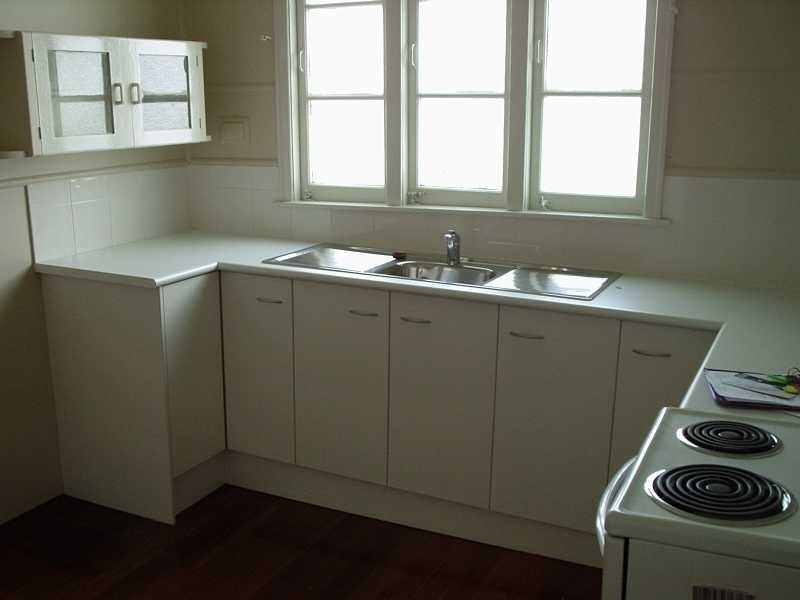 10 Alexandra Street, Booval QLD 4304