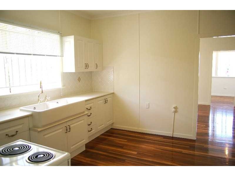 10 Bognuda Street, Bundamba QLD 4304