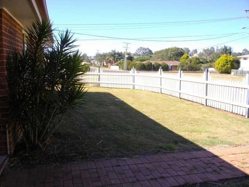 1/20 Jacaranda Drive, Yamanto QLD 4305