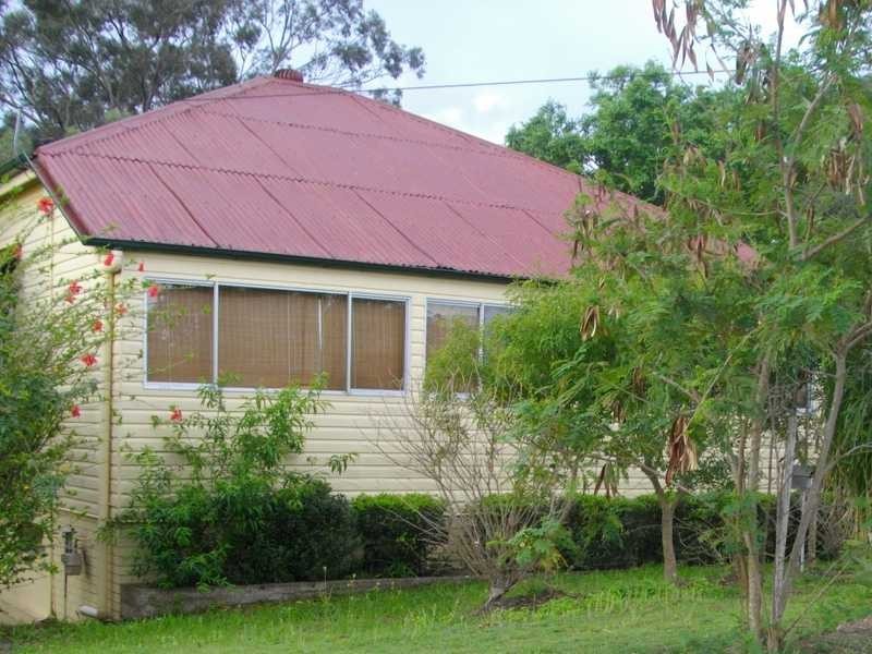 2 Simpson Street, North Ipswich QLD 4305