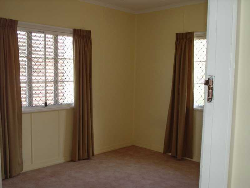 1 Orchard Street, Eastern Heights QLD 4305