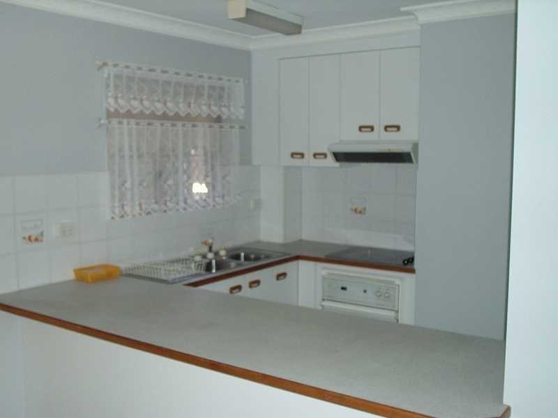 2/44 Bergin Street, Booval QLD 4304