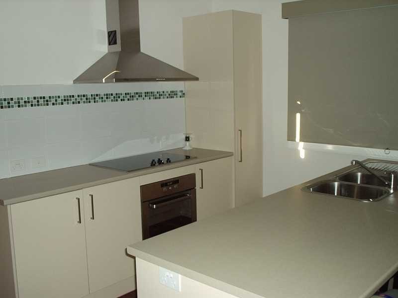 10 Taylor Street, Eastern Heights QLD 4305