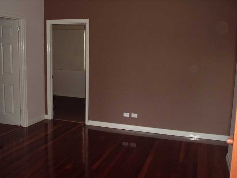 10 Taylor Street, Eastern Heights QLD 4305