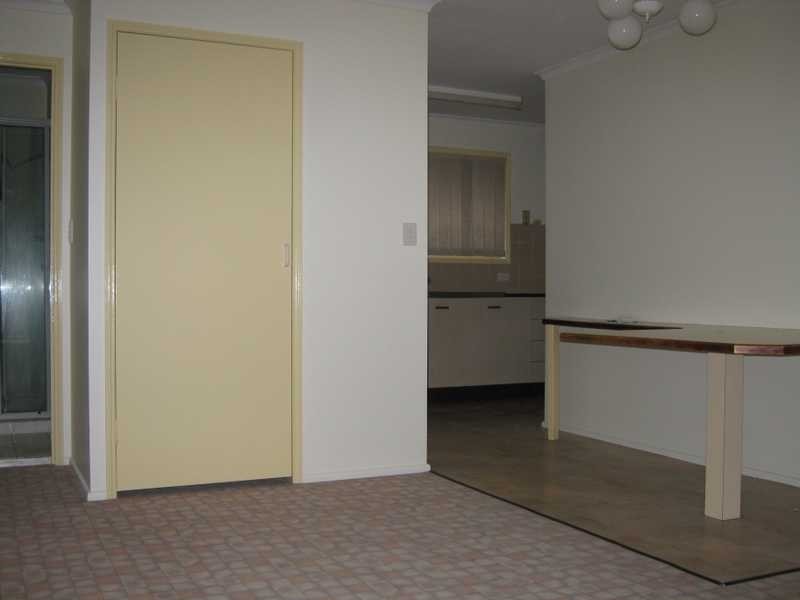 2/10 Kingfisher Court, Bundamba QLD 4304