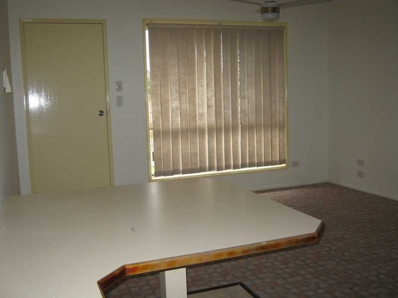 2/10 Kingfisher Court, Bundamba QLD 4304