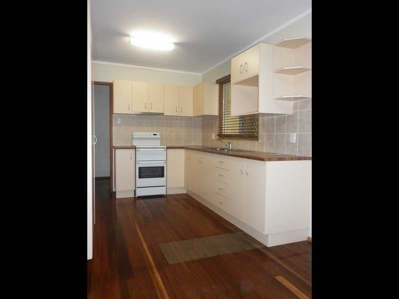 33 Raceview Street, Raceview QLD 4305