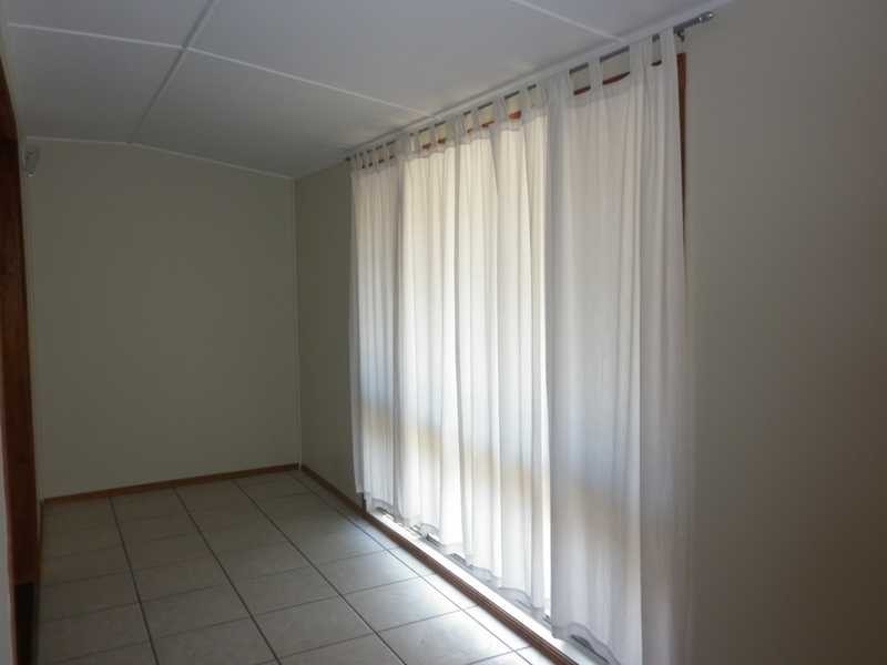 33 Raceview Street, Raceview QLD 4305