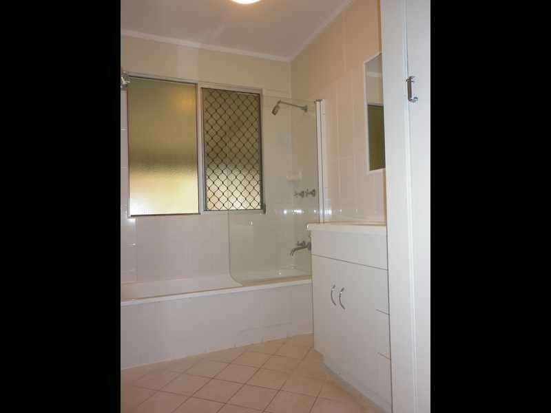 33 Raceview Street, Raceview QLD 4305