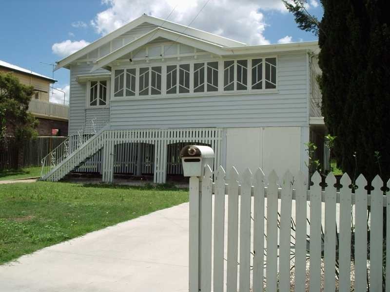 38 Clifton Street, Booval QLD 4304