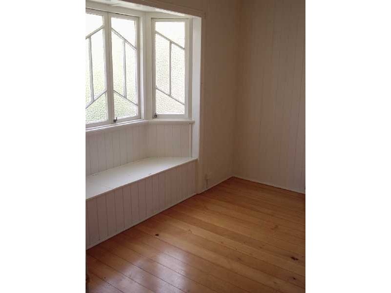 38 Clifton Street, Booval QLD 4304