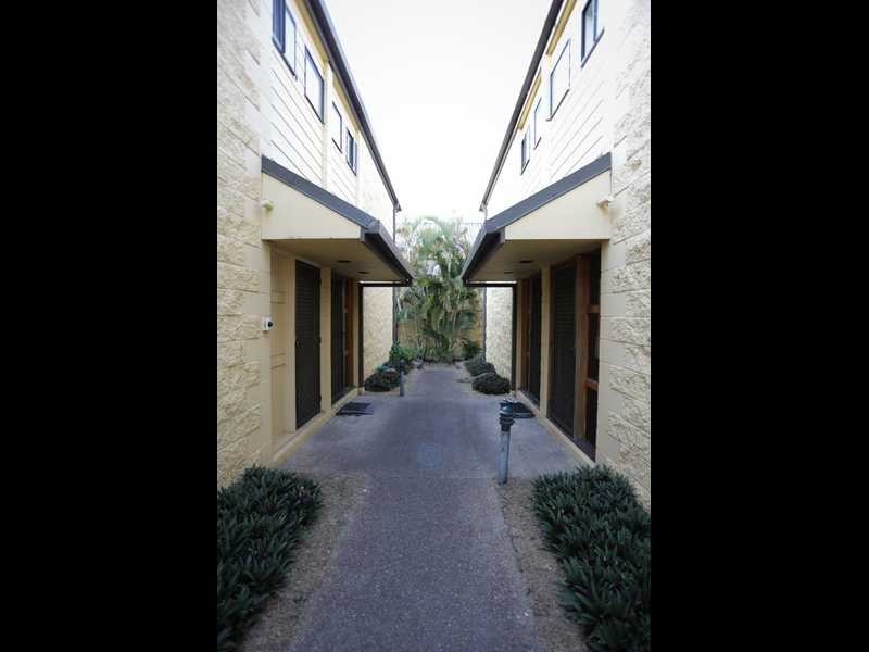 6/60 Railway Street, Booval QLD 4304