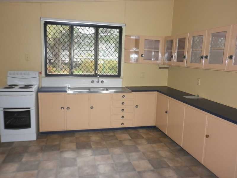 34 Perry Street, Churchill QLD 4305