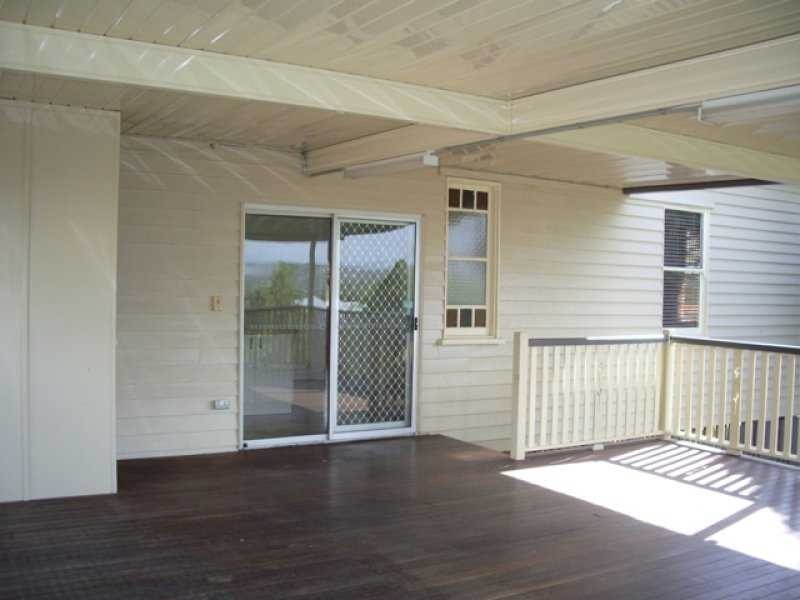 2 Advance Street, Newtown QLD 4305