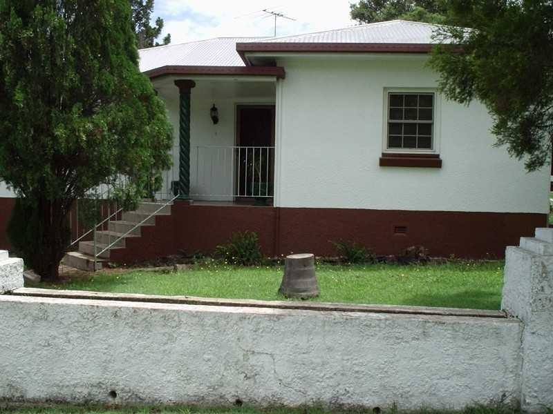 25 Caithness Street, North Booval QLD 4304