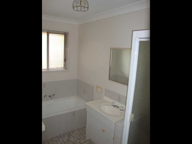 7 Lakewood Court, Flinders View QLD 4305