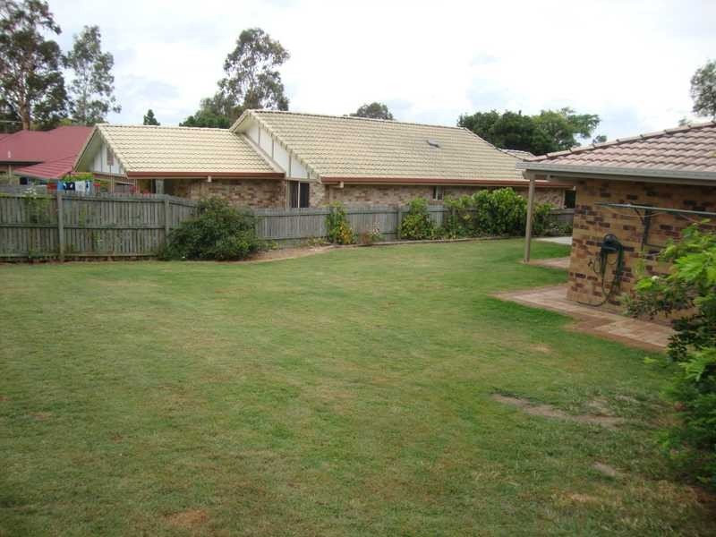 7 Lakewood Court, Flinders View QLD 4305