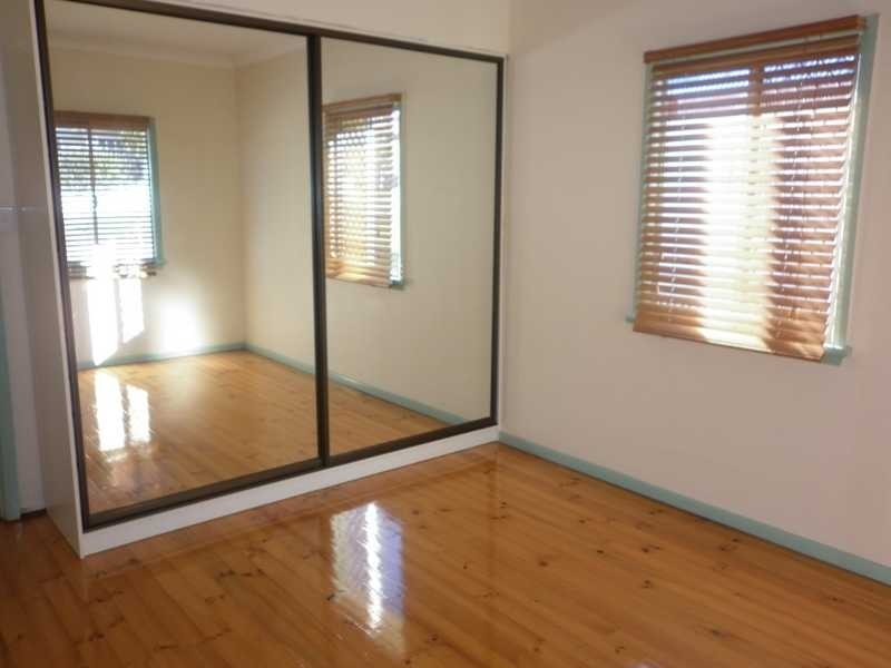31 Pemberton Street, Booval QLD 4304