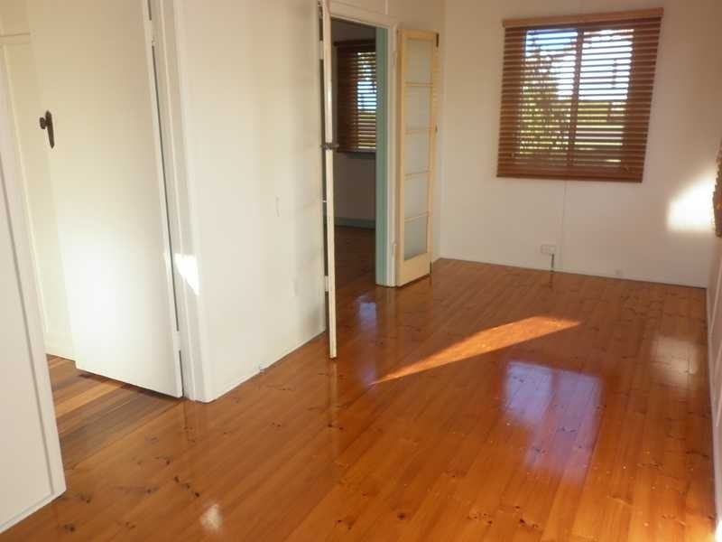31 Pemberton Street, Booval QLD 4304
