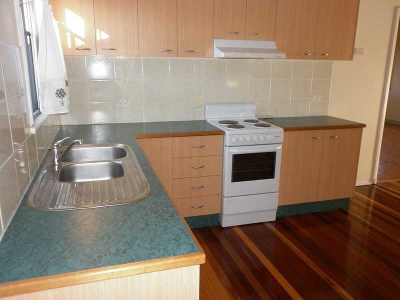 31 Pemberton Street, Booval QLD 4304