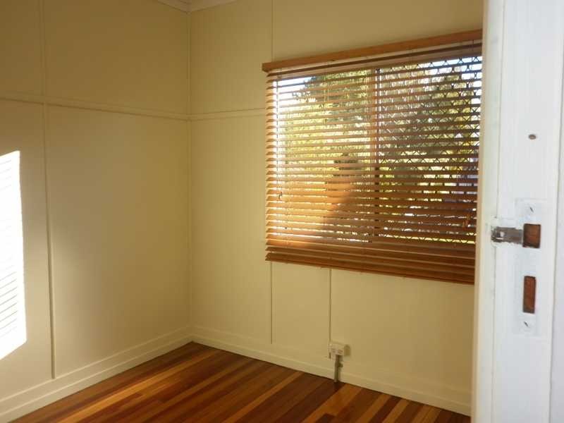 31 Pemberton Street, Booval QLD 4304