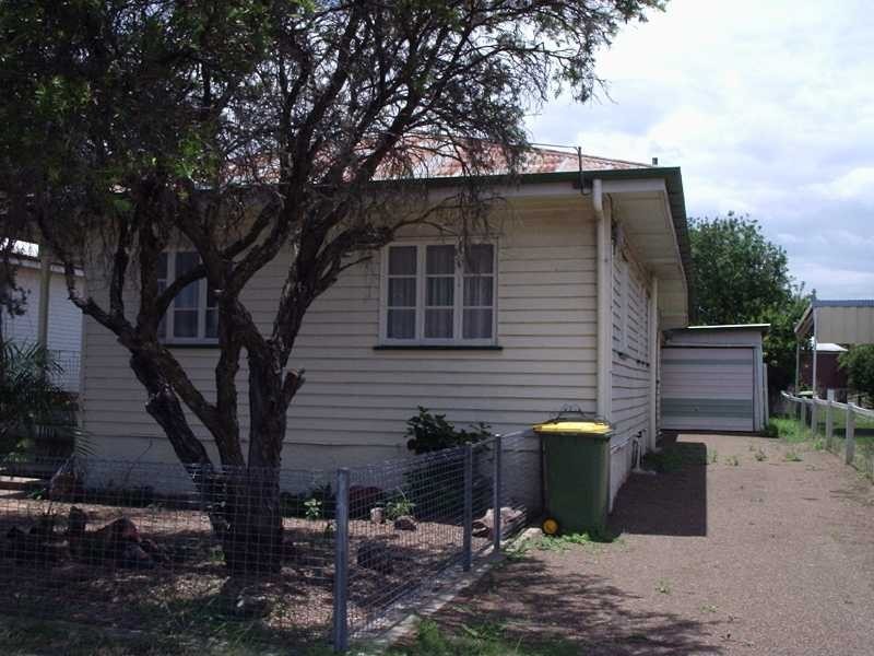 13 Alexandra Street, Booval QLD 4304