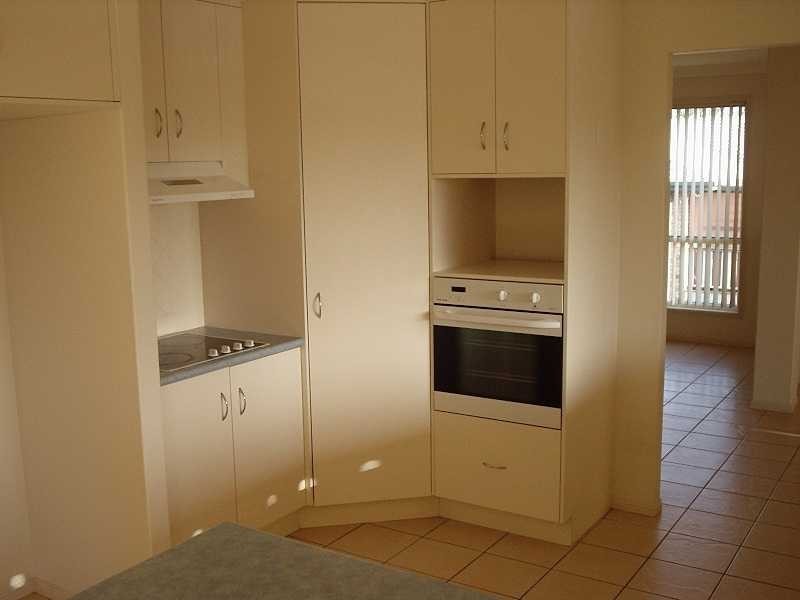 8 Oriole Close, Yamanto QLD 4305