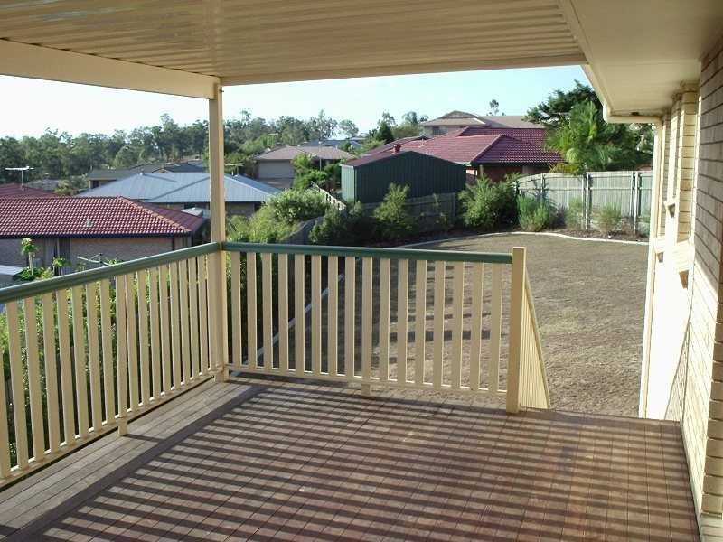 8 Oriole Close, Yamanto QLD 4305