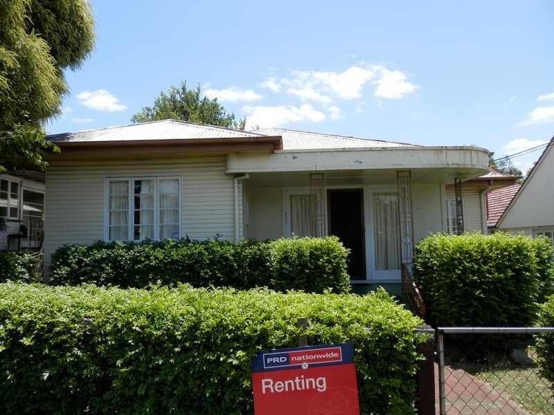 138 Brisbane Road, Booval QLD 4304