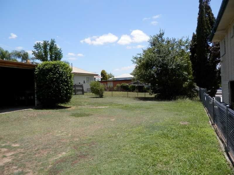 138 Brisbane Road, Booval QLD 4304