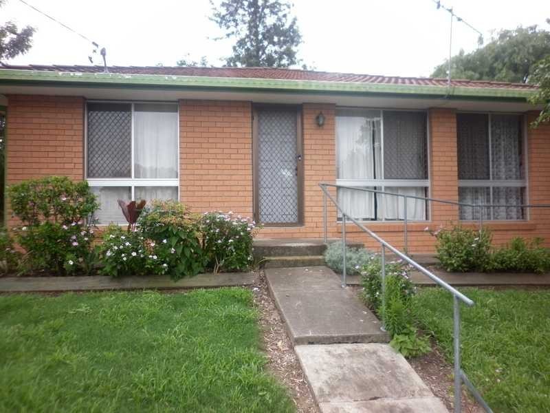 1/8 Princess Street, Churchill QLD 4305