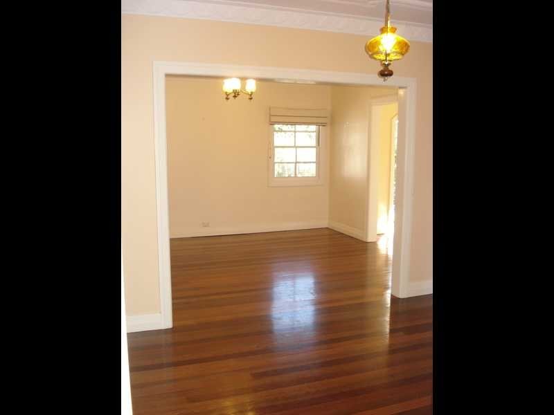 2 Kallara Avenue, Ipswich QLD 4305