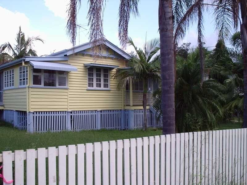 17 Lindsay Street, Bundamba QLD 4304