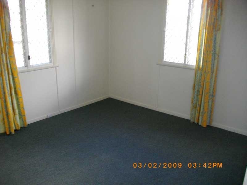 15 Phyllis Street, Eastern Heights QLD 4305