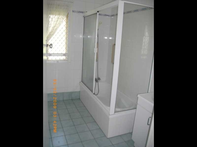 15 Phyllis Street, Eastern Heights QLD 4305