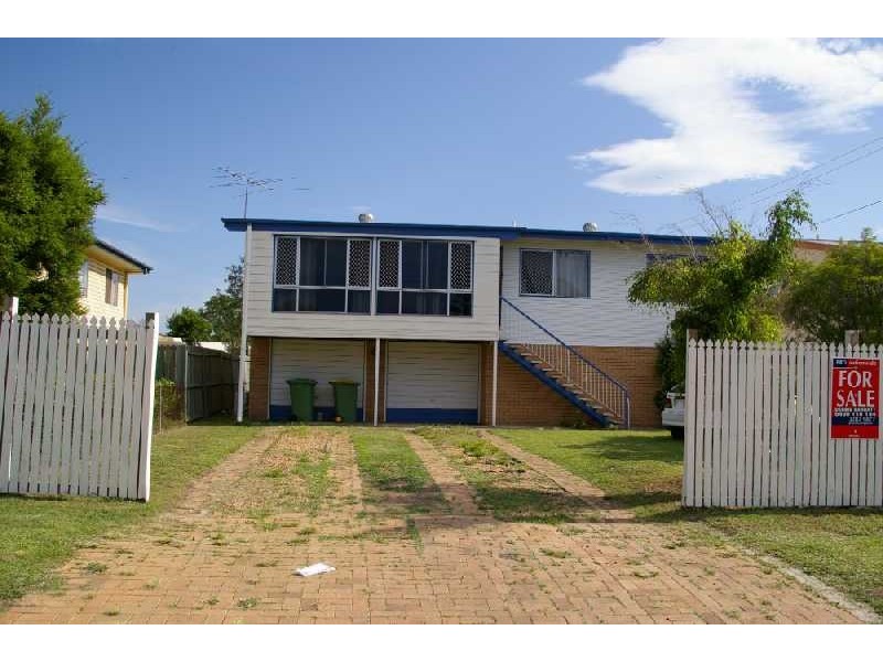 19 Selwyn Street, North Booval QLD 4304