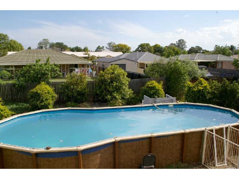 19 Selwyn Street, North Booval QLD 4304