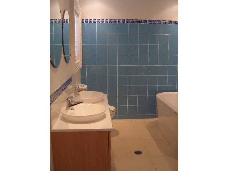 15 Challinor Street, Sadliers Crossing QLD 4305