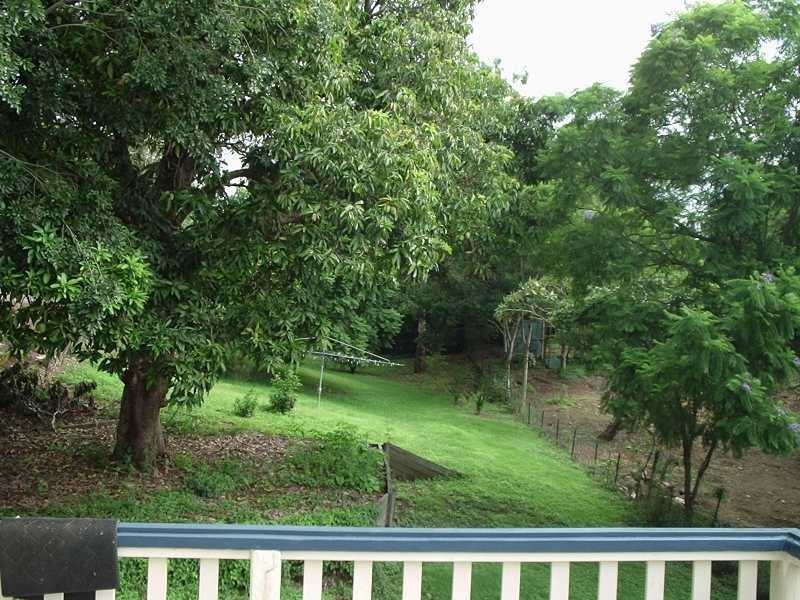 8 Barry Street, East Ipswich QLD 4305