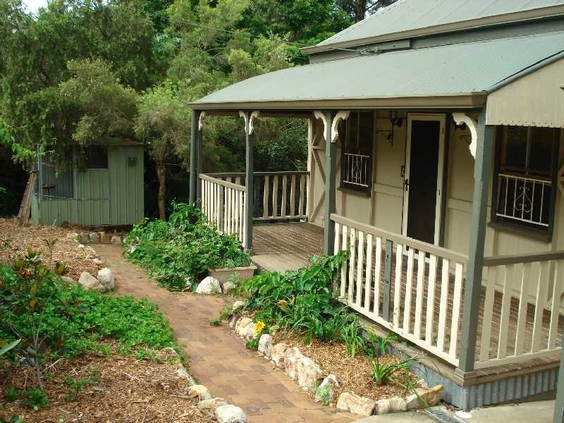 6 Campbell Street, Woodend QLD 4305