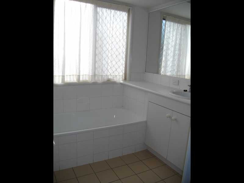21 Brisbane Road, Dinmore QLD 4303