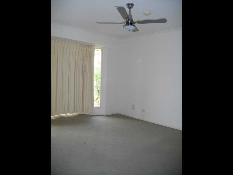 21 Brisbane Road, Dinmore QLD 4303