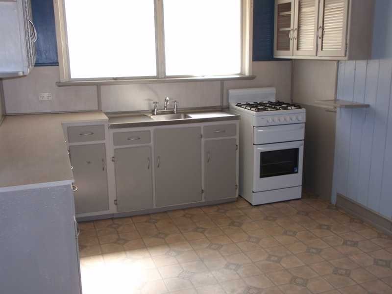 16 Marian Street, Booval QLD 4304