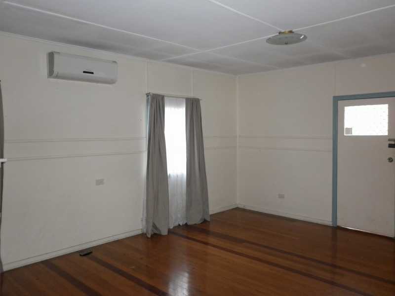 3 Auld Street, Silkstone QLD 4304