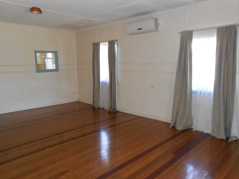 3 Auld Street, Silkstone QLD 4304