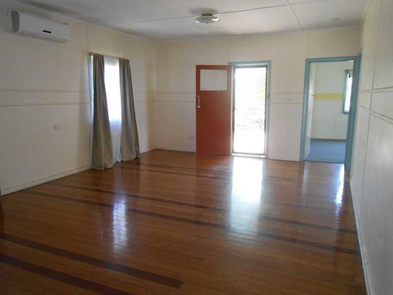 3 Auld Street, Silkstone QLD 4304